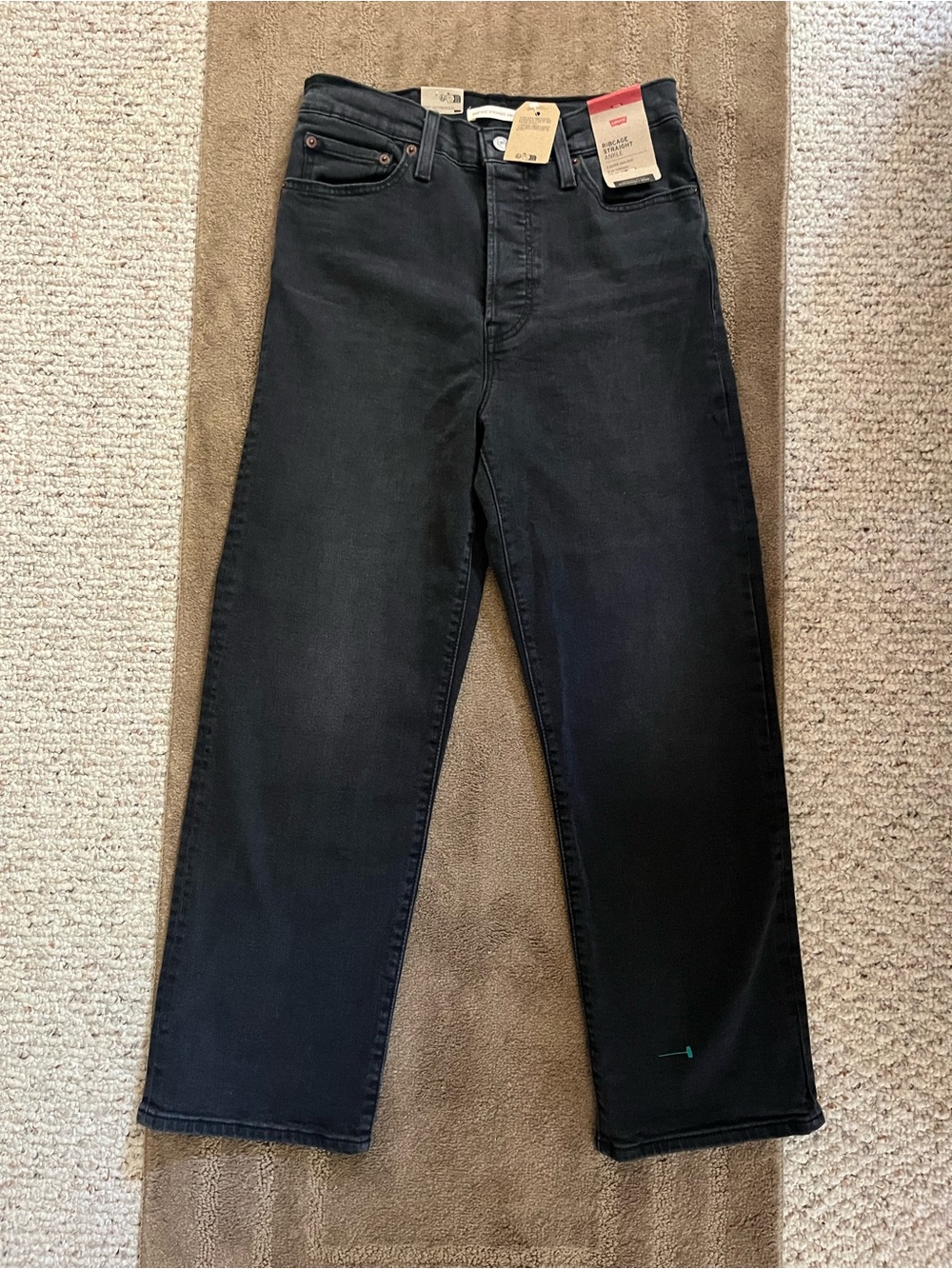 NWT Levi’s High-Rise Straight Leg Jeans in Black - Picture 4 of 8